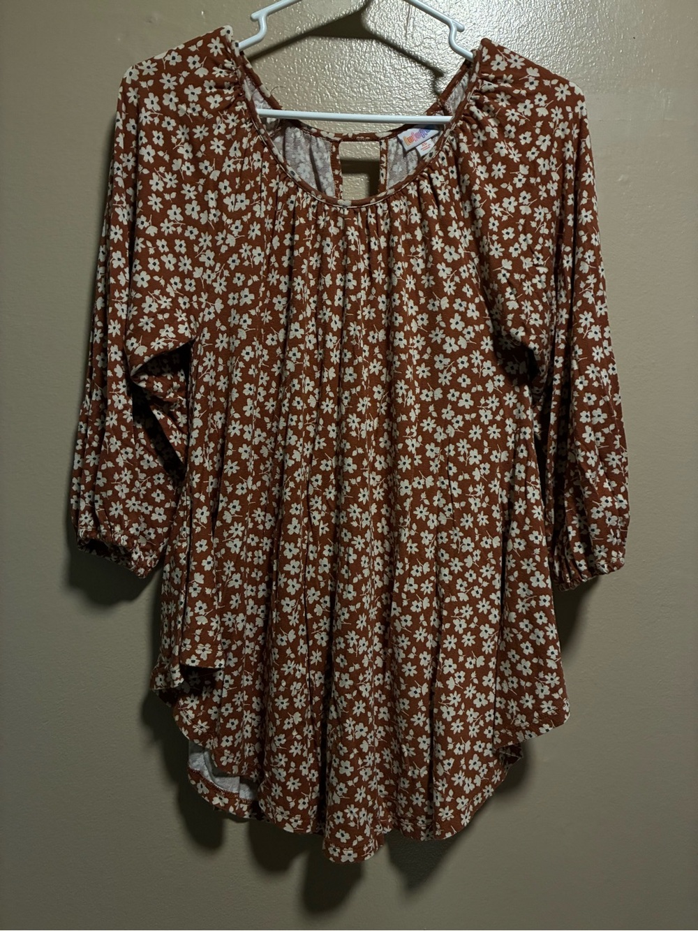 LuLaRoe Rust Floral Peasant Tunic with White Daisy Print